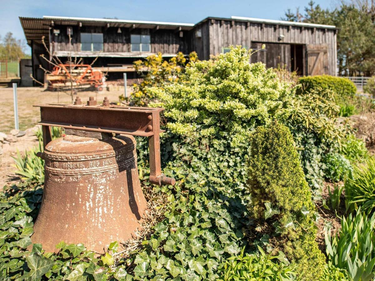 Zimmer auf historischem Bauernhof mit Hofglocke Dargen Exterior foto